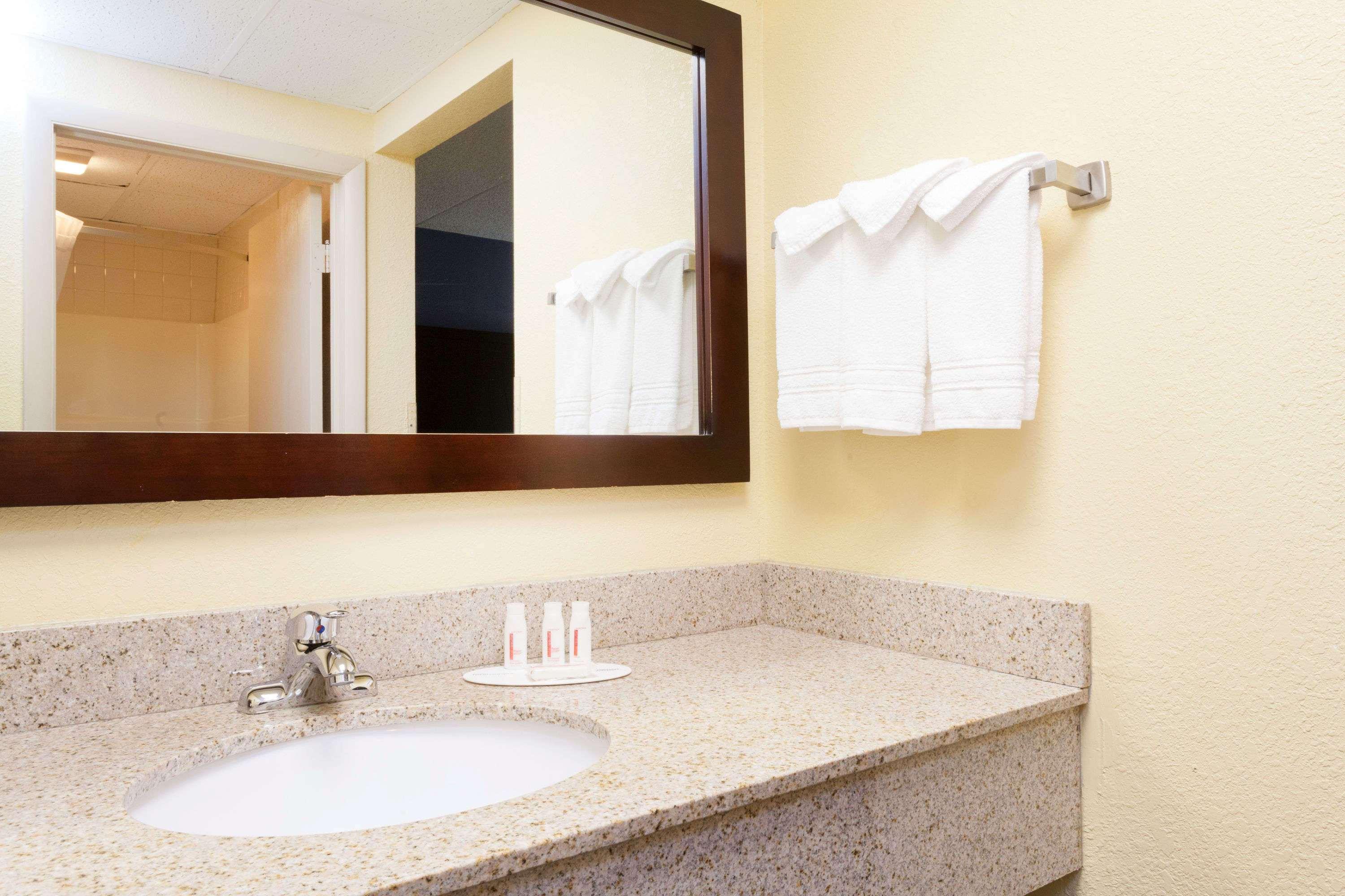 Days Inn By Wyndham Wilkes Barre Dış mekan fotoğraf