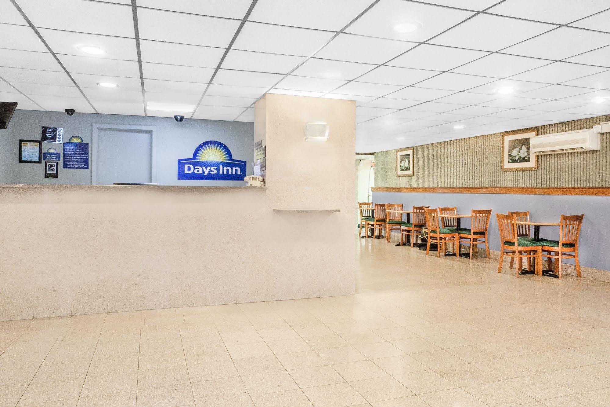 Days Inn By Wyndham Wilkes Barre Dış mekan fotoğraf
